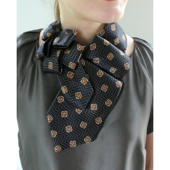 Ogsplosh Women's Ascot Scarf Sustainably Made From A Repurposed Necktie NEW - Picture 4 of 7